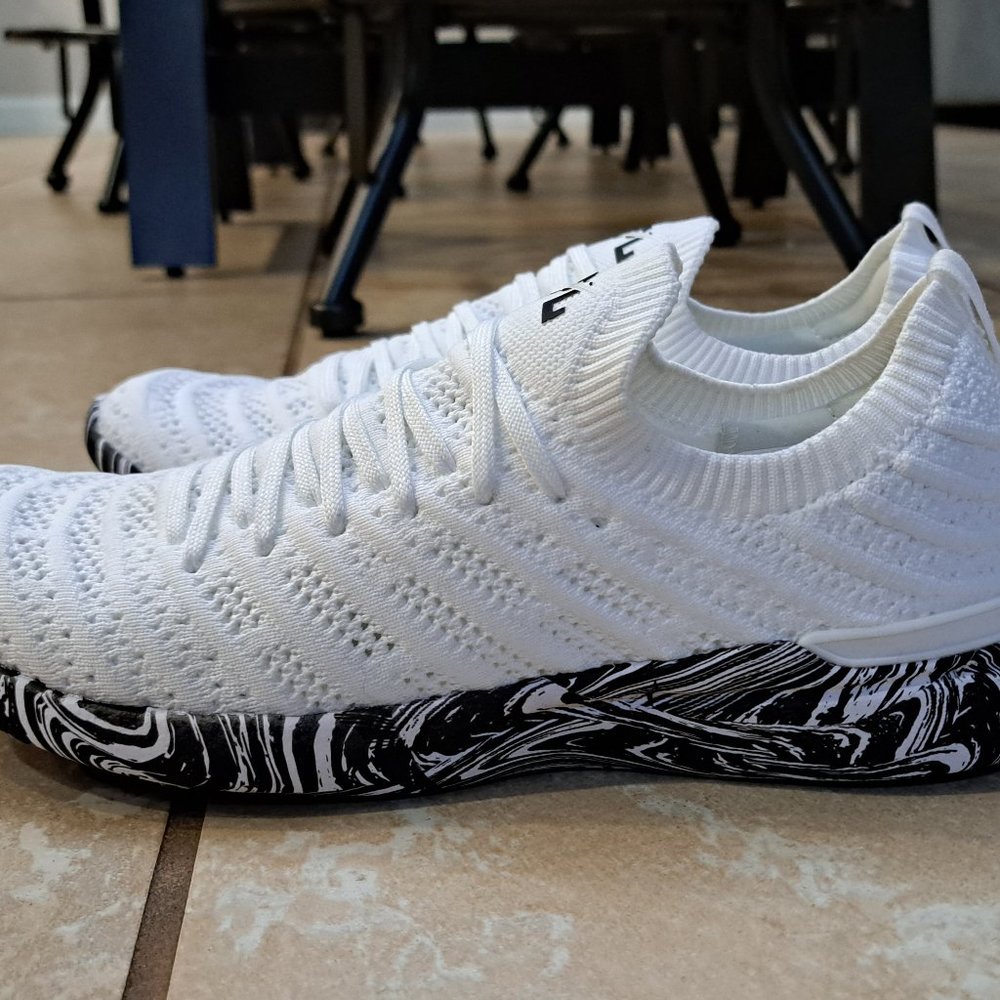 APL women's TechLoom Wave 8.5-BRAND NEW